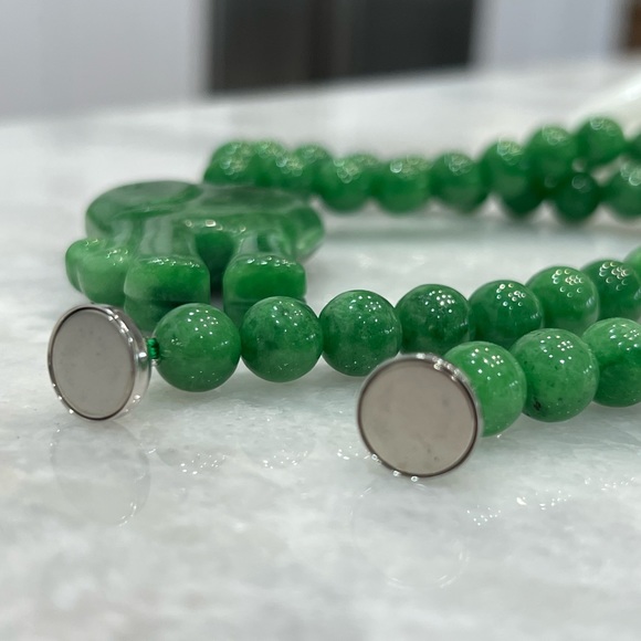Green Jade Carved Elephant Sterling Silver Magnetic Clasp Necklace - Picture 7 of 11